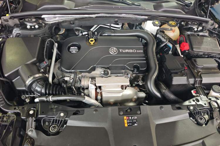 Used Buick Regal 2021 552T Elite Edition Engine Bay
