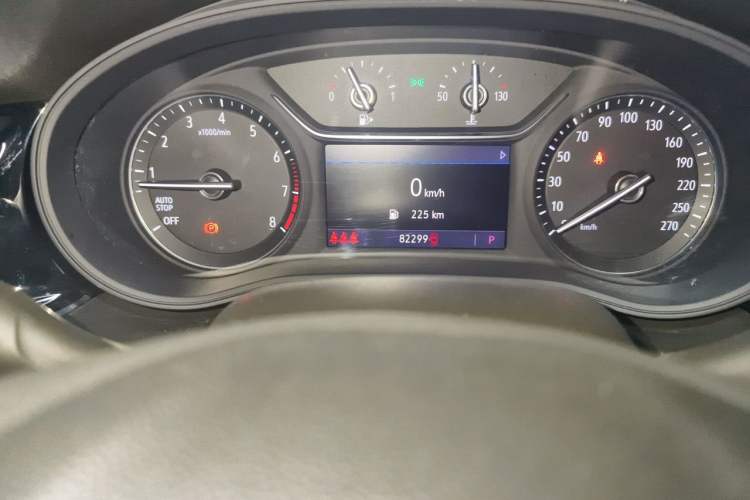Used Buick Regal 2021 552T Elite Edition Odometer Close Up