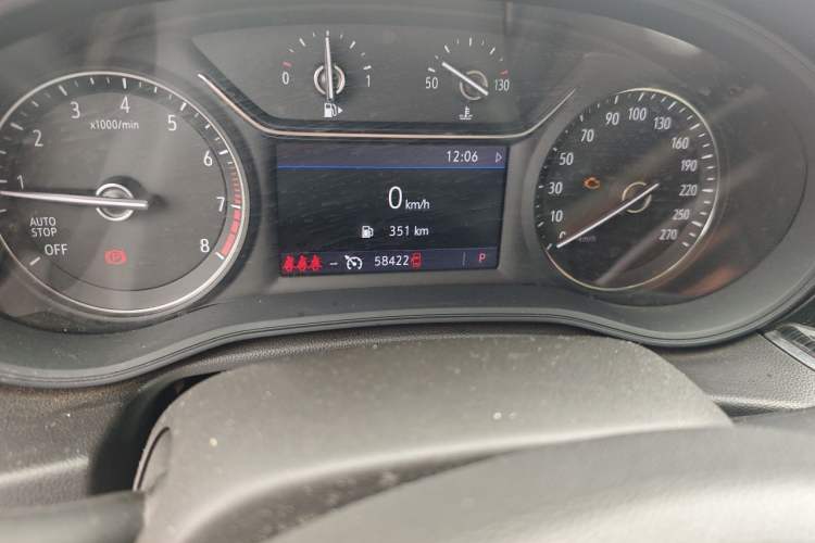 Used Buick Regal 2021 552T Elite Edition Odometer Close Up