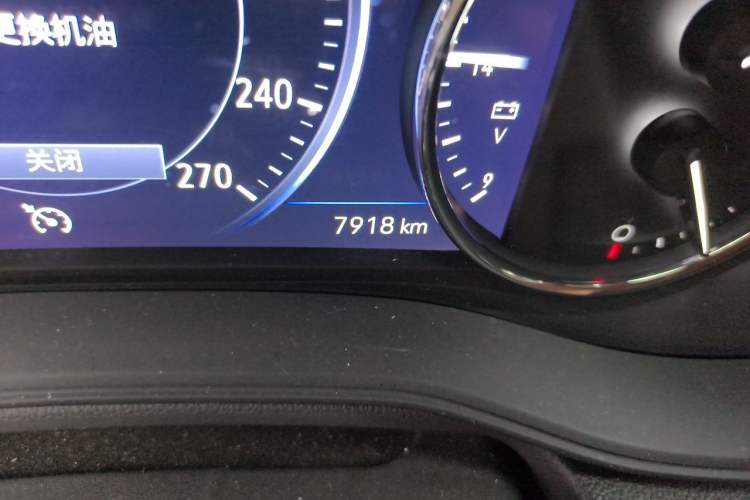 Used Buick Regal 2021 552T Elite Edition Odometer Close Up