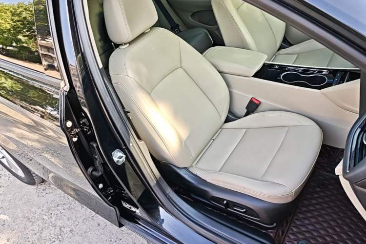 Used Buick Regal 2021 552T Elite Edition Right Front Seat