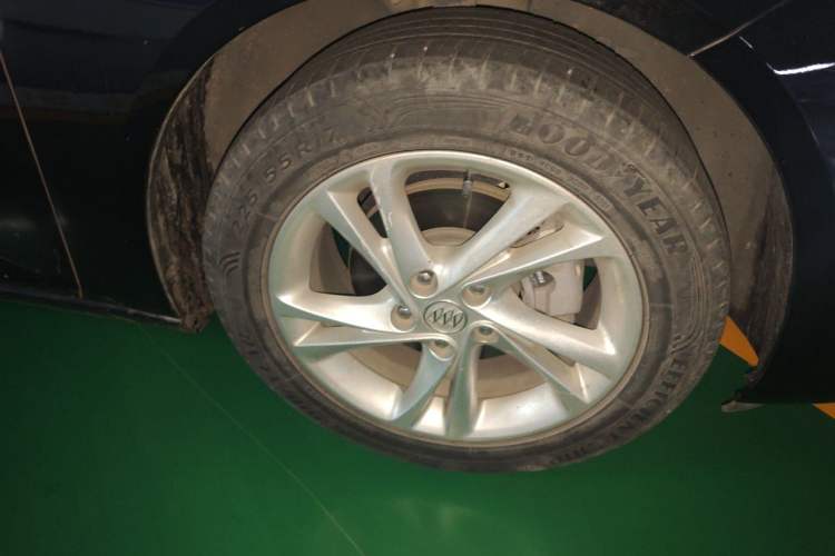 Used Buick Regal 2021 552T Elite Edition Right Front Wheel Hub