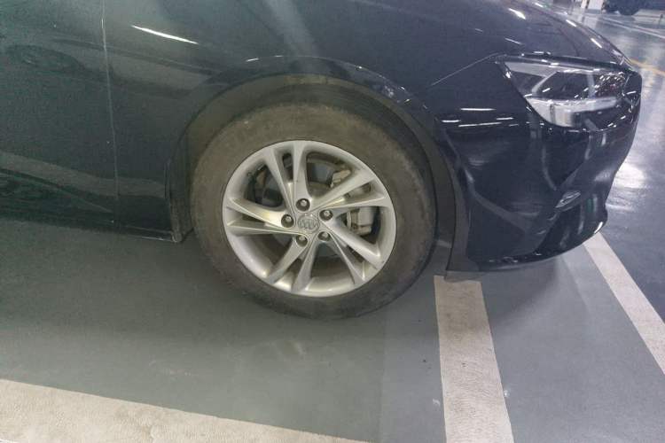 Used Buick Regal 2021 552T Elite Edition Right Front Wheel Hub