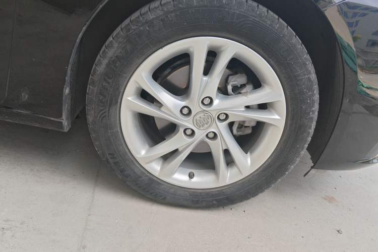 Used Buick Regal 2021 552T Elite Edition Right Front Wheel Hub