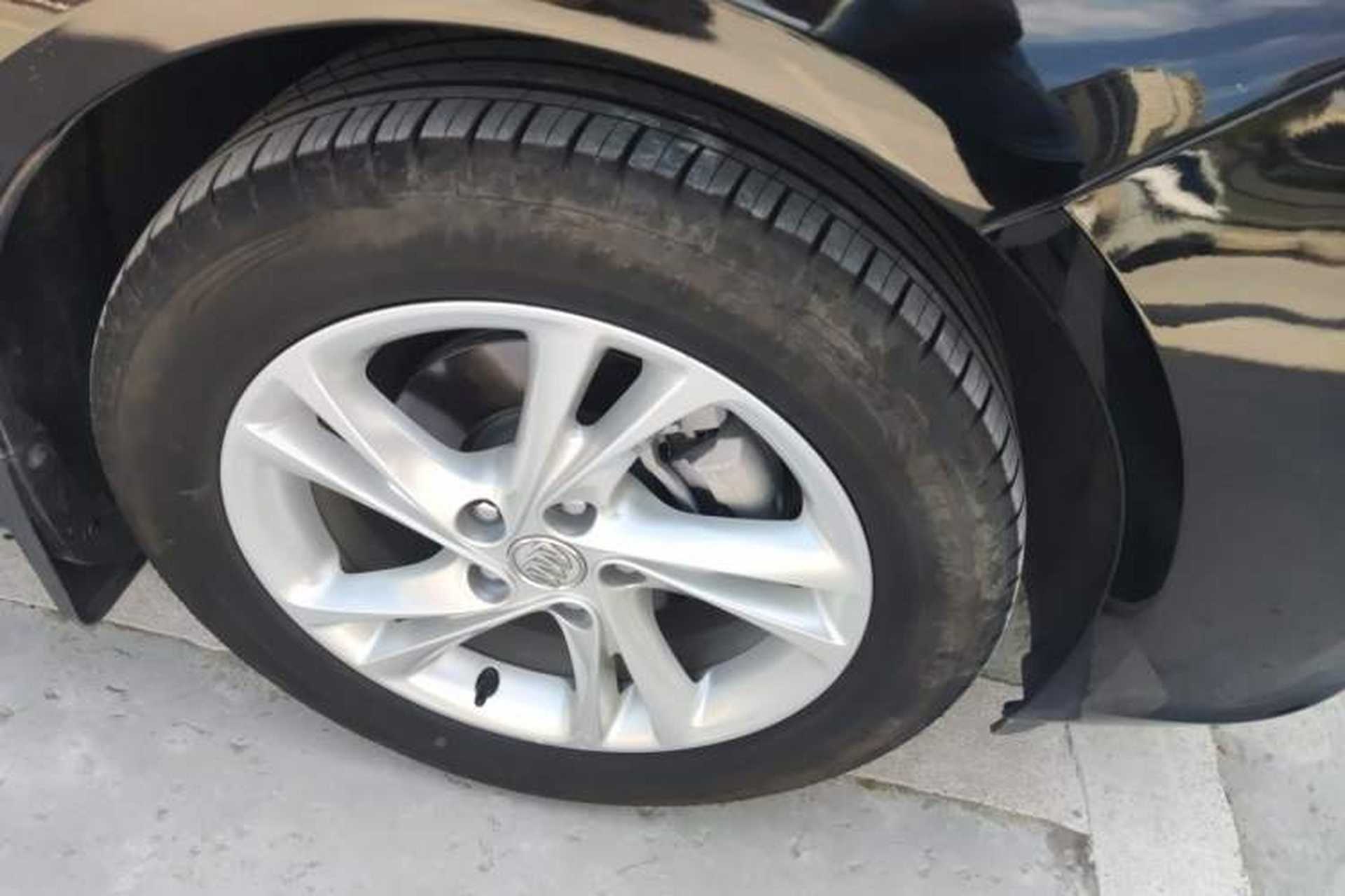 Used Buick Regal 2021 552T Elite Edition Right Front Wheel Hub
