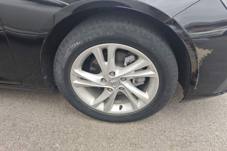 Used Buick Regal 2021 552T Elite Edition Right Front Wheel Hub