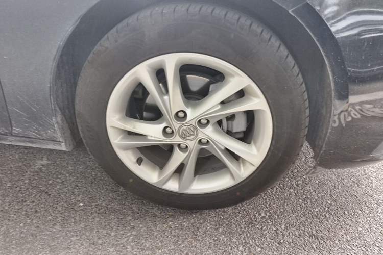 Used Buick Regal 2021 552T Elite Edition Right Front Wheel Hub