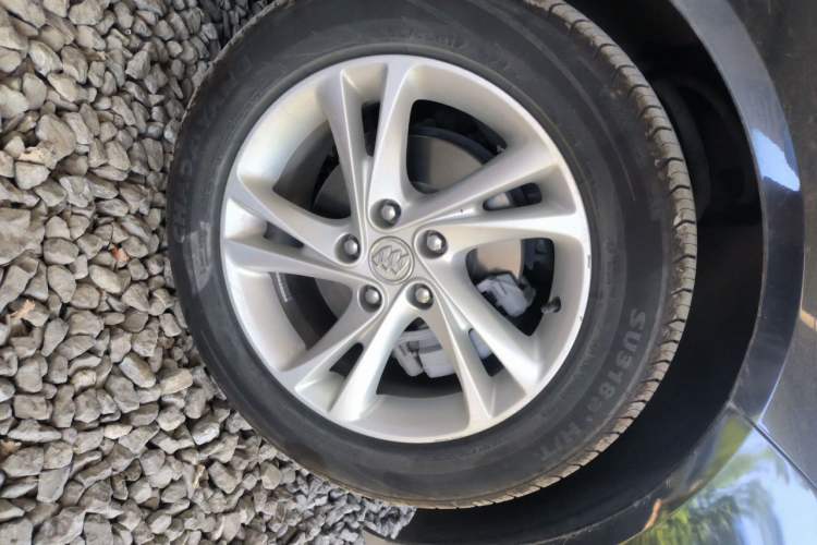 Used Buick Regal 2021 552T Elite Edition Right Front Wheel Hub