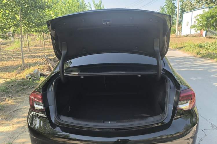 Used Buick Regal 2021 552T Elite Edition Trunk