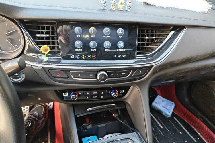 Used Buick Regal 2021 GS 28T Elite Model Audio And AC Panel