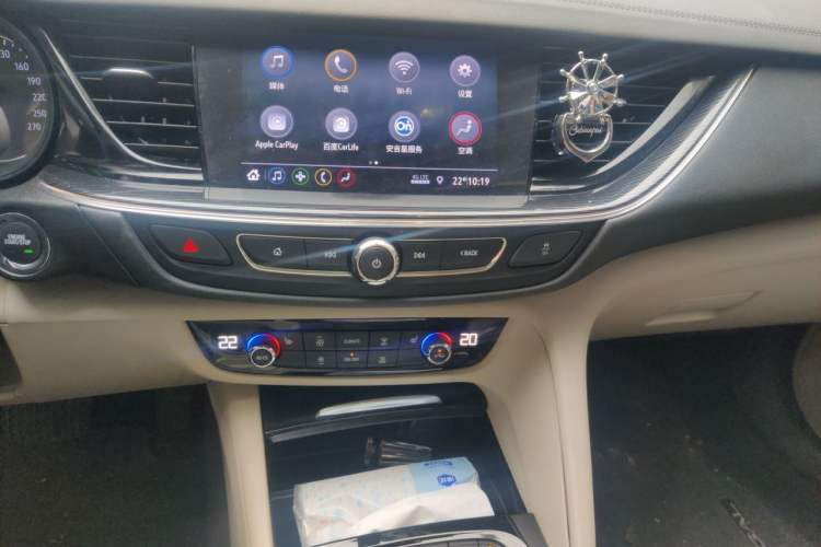 Used Buick Regal 2021 552T Elite Edition Audio And AC Panel