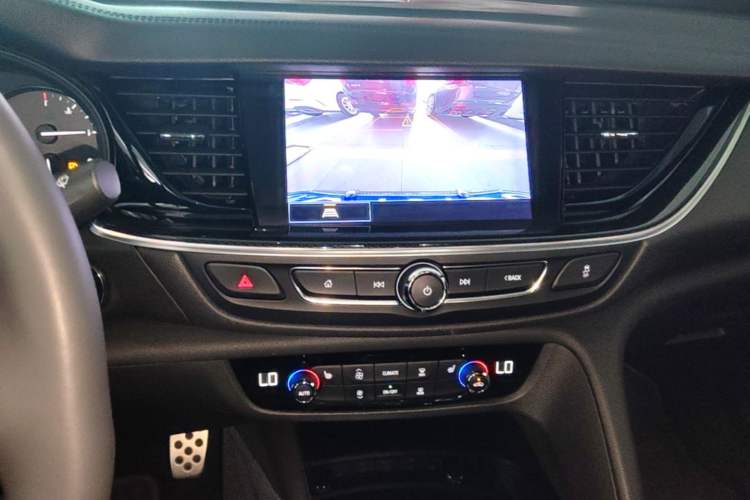 Used Buick Regal 2021 GS 28T Elite Model Audio And AC Panel