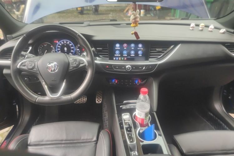 Used Buick Regal 2021 GS 28T Prestige Model Center Console