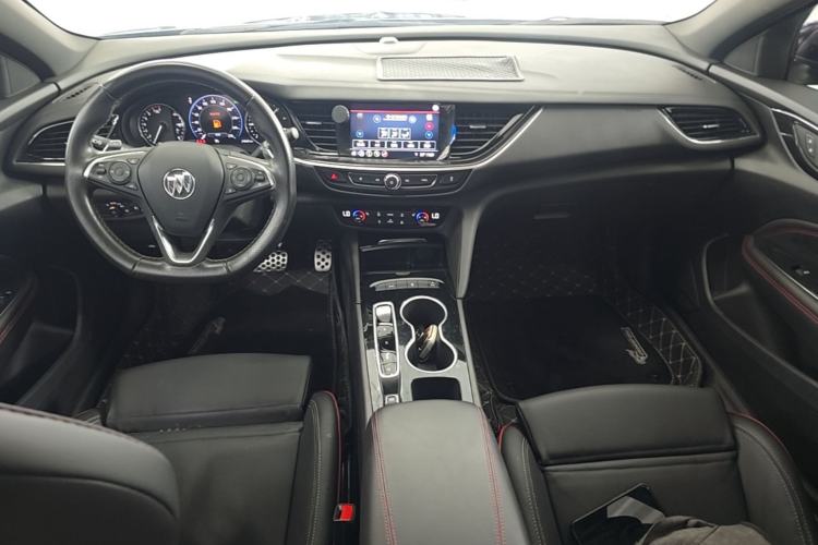 Used Buick Regal 2021 GS 28T Elite Model Center Console