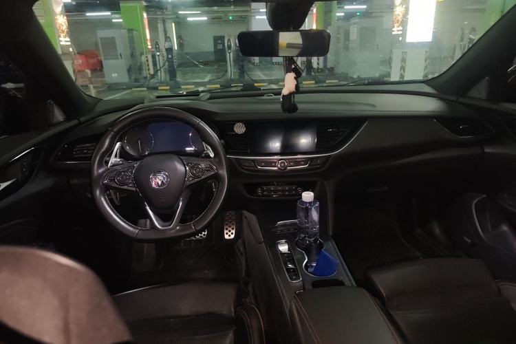 Used Buick Regal 2021 GS 28T Prestige Model Center Console