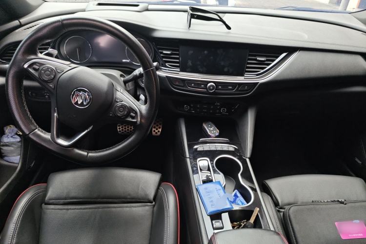Used Buick Regal 2021 GS 28T Prestige Model Center Console