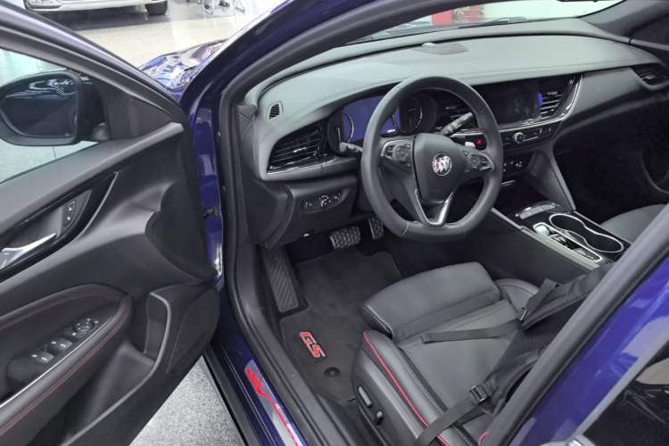 Used Buick Regal 2021 GS 28T Elite Model Driver Seat