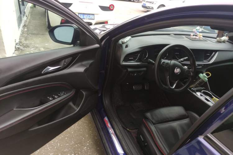 Used Buick Regal 2021 GS 28T Elite Model Driver Seat