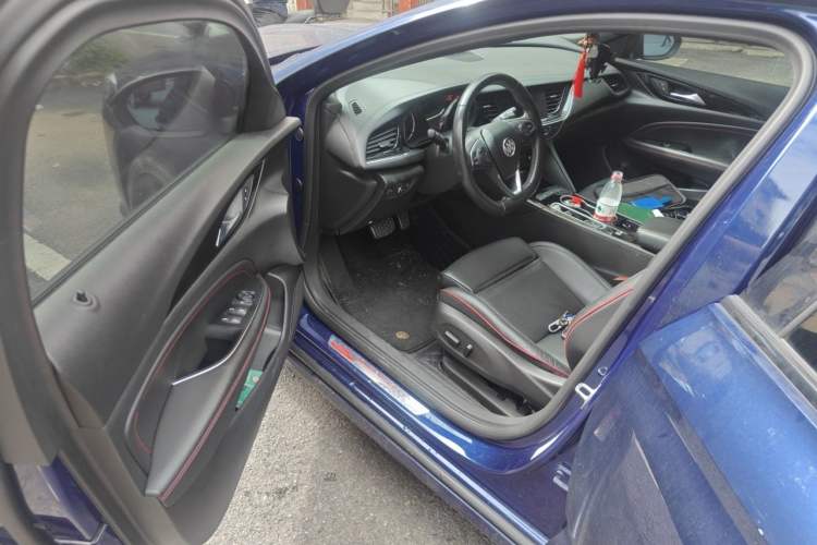 Used Buick Regal 2021 GS 28T Elite Model Driver Seat