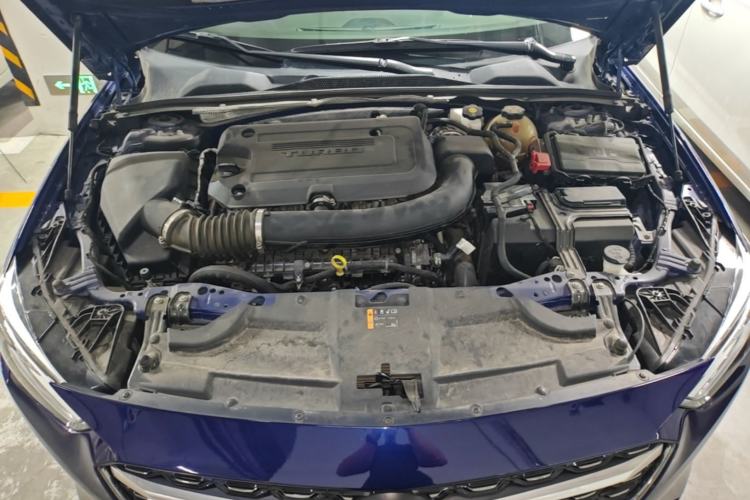 Used Buick Regal 2021 GS 28T Elite Model Engine Bay