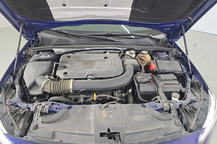 Used Buick Regal 2021 GS 28T Elite Model Engine Bay