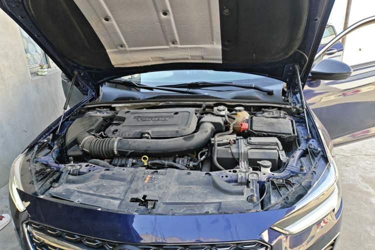 Used Buick Regal 2021 GS 28T Elite Model Engine Bay