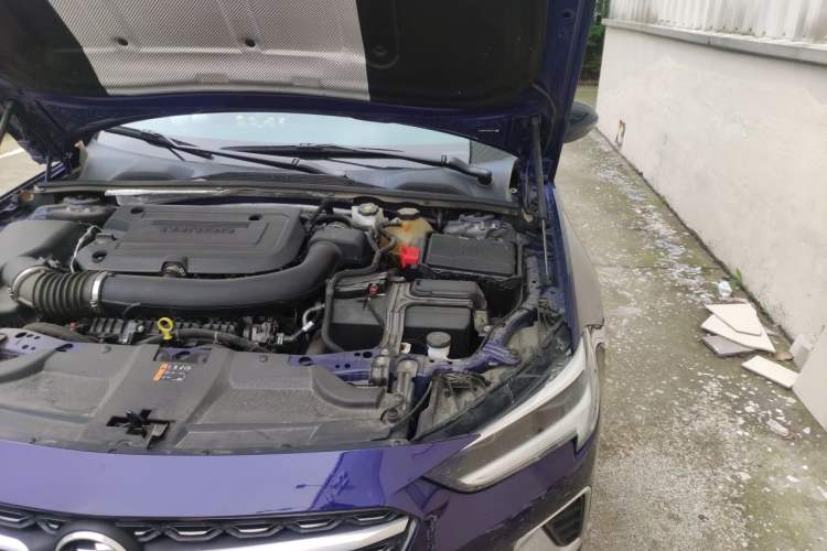 Used Buick Regal 2021 GS 28T Elite Model Engine Bay Left