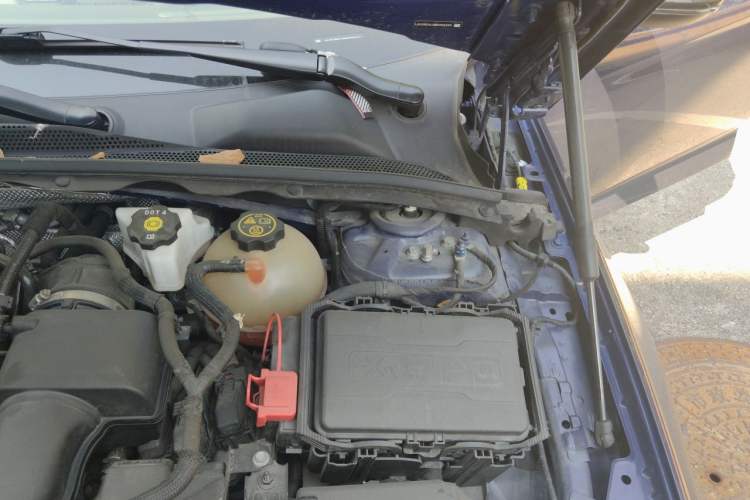 Used Buick Regal 2021 GS 28T Prestige Model Engine Bay Left