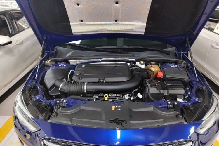 Used Buick Regal 2021 GS 28T Elite Model Engine Bay