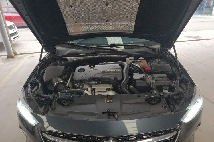 Used Buick Regal 2021 552T Elite Edition Engine Bay