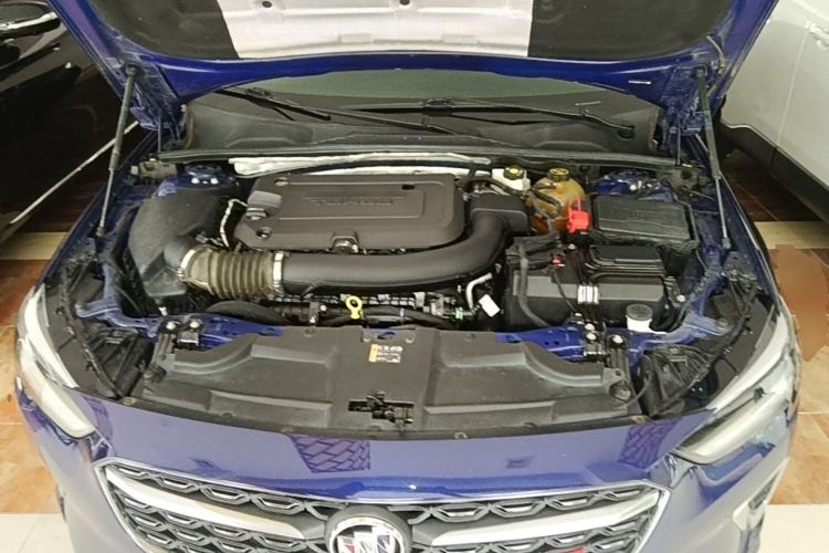 Used Buick Regal 2021 GS 28T Elite Model Engine Bay