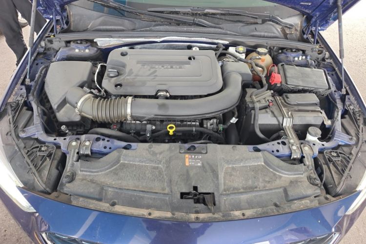 Used Buick Regal 2021 GS 28T Elite Model Engine Bay