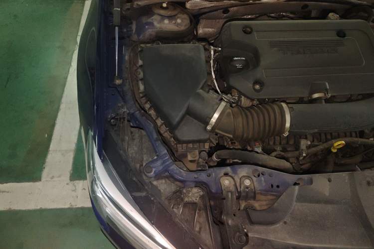 Used Buick Regal 2021 GS 28T Prestige Model Engine Bay Right