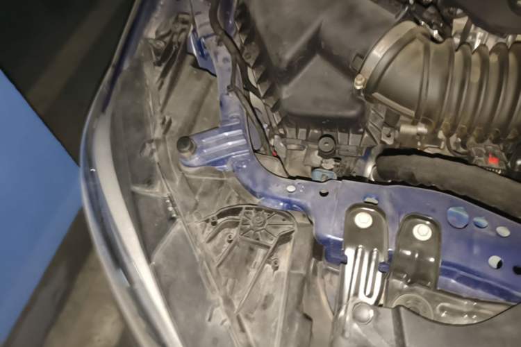 Used Buick Regal 2021 GS 28T Elite Model Engine Bay Right