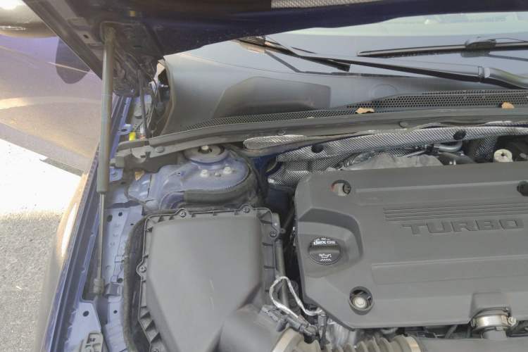 Used Buick Regal 2021 GS 28T Prestige Model Engine Bay Right