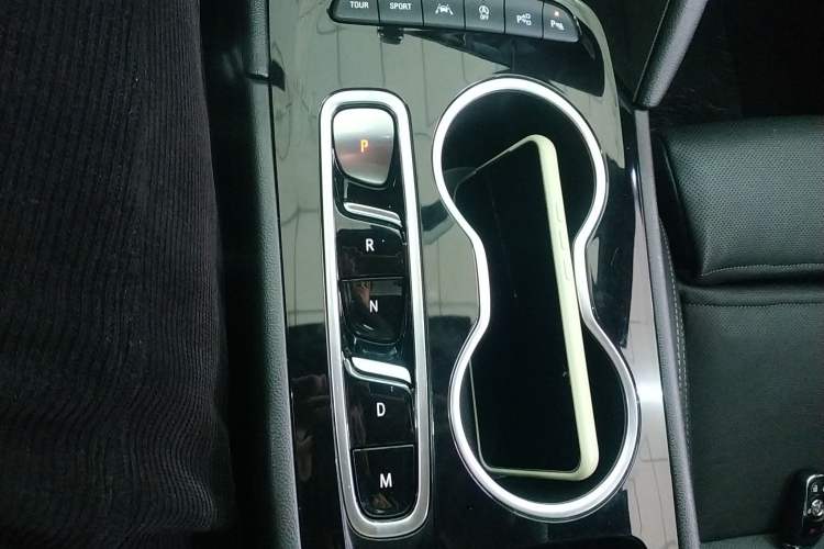 Used Buick Regal 2021 GS 28T Prestige Model Gear Lever