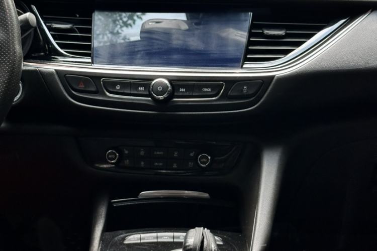 Used Buick Regal 2021 GS 28T Prestige Model Interior 3