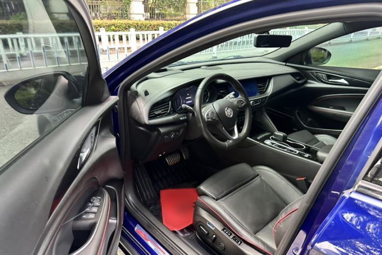 Used Buick Regal 2021 GS 28T Prestige Model Interior 5