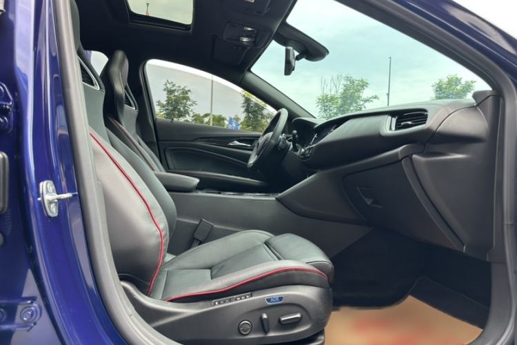 Used Buick Regal 2021 GS 28T Prestige Model Interior 5