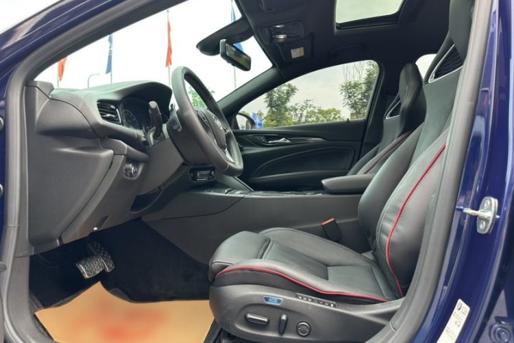 Used Buick Regal 2021 GS 28T Prestige Model Interior 7