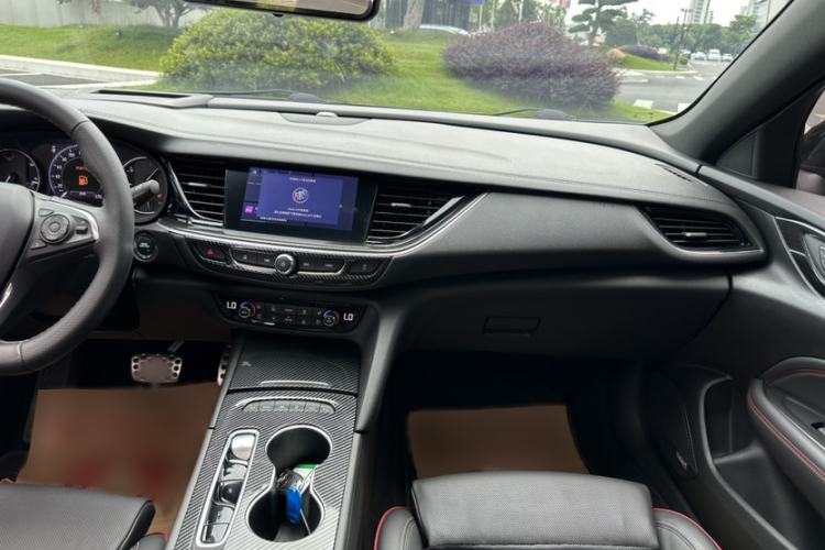 Used Buick Regal 2021 GS 28T Prestige Model Interior 8