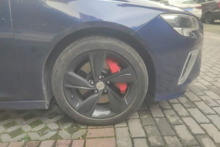 Used Buick Regal 2021 GS 28T Prestige Model Right Front Wheel Hub