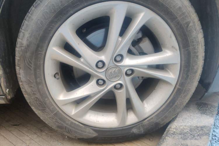 Used Buick Regal 2021 552T Elite Edition Right Front Wheel Hub