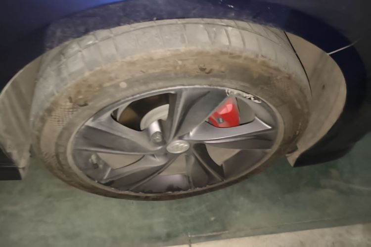 Used Buick Regal 2021 GS 28T Elite Model Right Front Wheel Hub