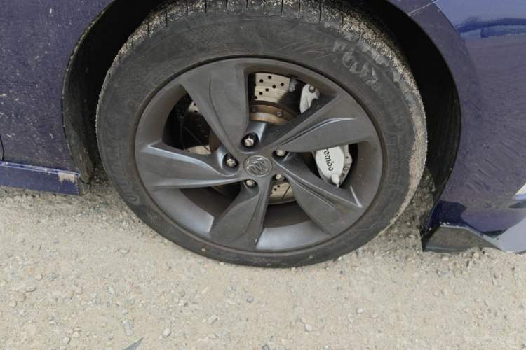 Used Buick Regal 2021 GS 28T Elite Model Right Front Wheel Hub
