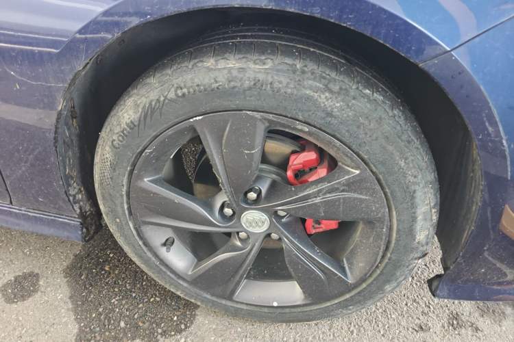 Used Buick Regal 2021 GS 28T Elite Model Right Front Wheel Hub