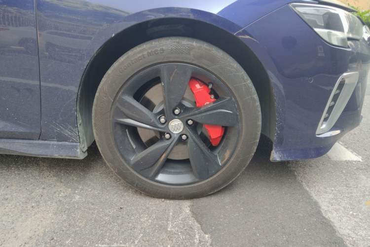 Used Buick Regal 2021 GS 28T Prestige Model Right Front Wheel Hub