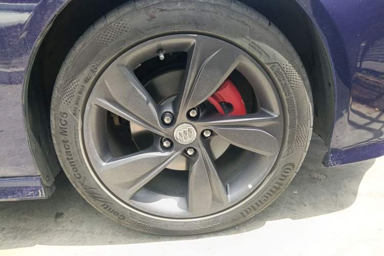Used Buick Regal 2021 Facelifted GS 28T Elite Model Right Front Wheel Hub