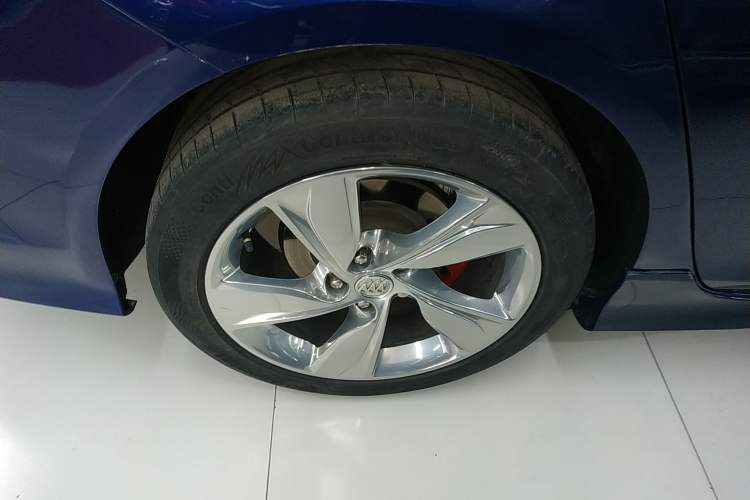 Used Buick Regal 2021 GS 28T Elite Model Right Rear Wheel Hub
