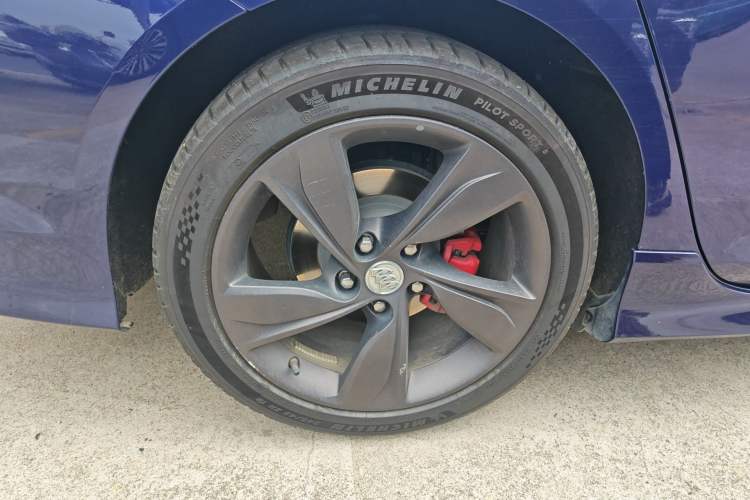 Used Buick Regal 2021 Facelifted GS 28T Elite Model Right Rear Wheel Hub